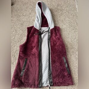 Obermeyer Quilted Light Gray Hoodie Vest
